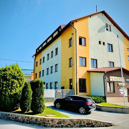 Penzion Domes Čadca المظهر الخارجي الصورة